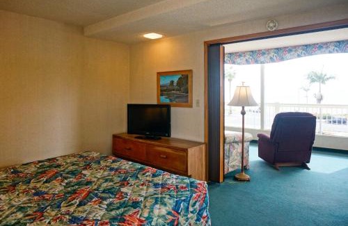 East Beach Hotel | Cabrillo Inn at the Beach