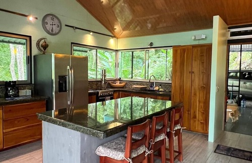 Playon House | Cacao Forest Treetop Cottage w/AC – 15 min to Beach & Town – Puntarenas