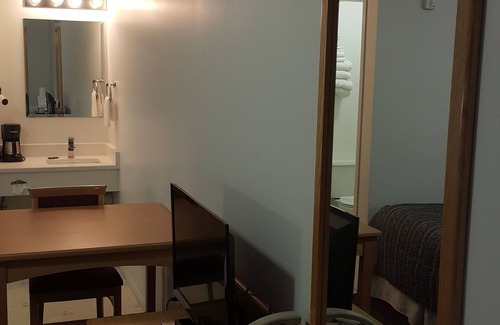 Okanagan-Similkameen Hotel | Cactus Tree Inn