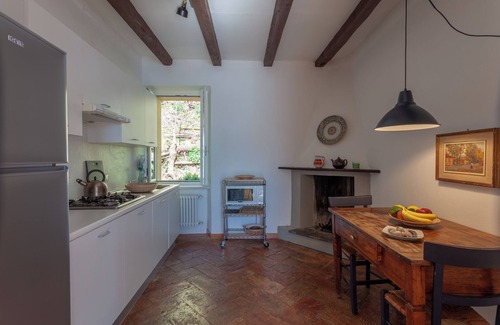 Gonte Apartment | Cadebei 1. Stunning lake view in the charming, quiet hamlet of Gonte.n