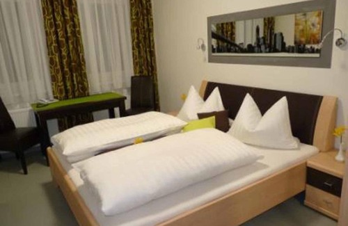 Vilseck House | Cafe und Pension Ringer