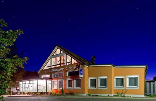 Vilseck House | Cafe und Pension Ringer