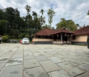 Sulthan Bathery House | Caffeine Villa