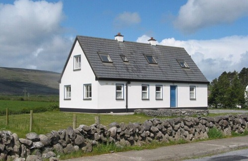 Ballyvaughan Cottage | Caher Cottage in a lovely costal Wild Atlantic Way village has mountain views !