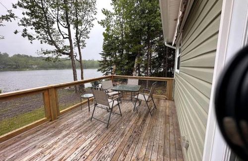 Kings County House | CAIA Lakeside Retreat - Sunken Lake