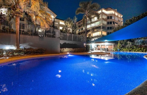 Cairns North Apartment | Cairns Esplanade 2BR Waterfront Apartment Sleeps 6