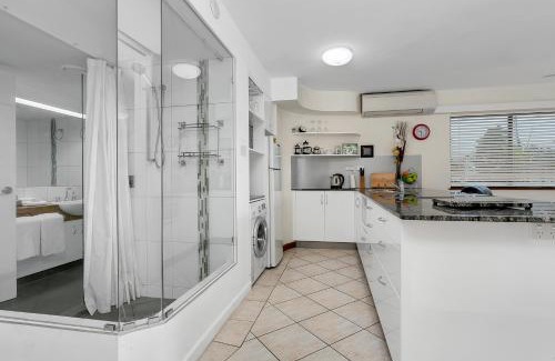 Cairns Central Business District Apartment | Cairns Esplanade Apartment