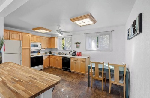 Loveland House | Cal King Bed, Sleeps 6, Centrally Located