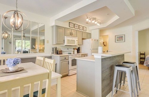 Calabash Condo | Calabash Condo w/Balcony in Gated Golf Community!