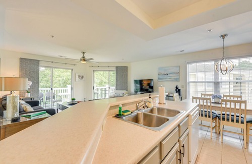 Calabash Condo | Calabash Condo w/Balcony in Gated Golf Community!