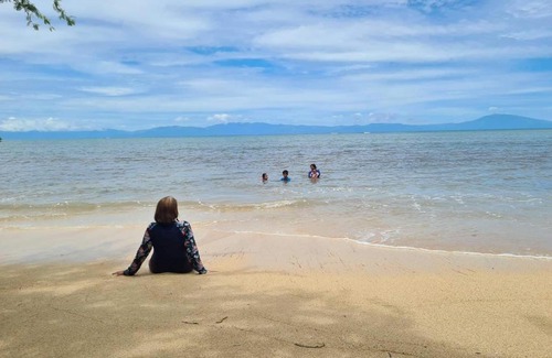 Calatagan Cabin | Calatagan's Bahay Kubo - with Beach Access