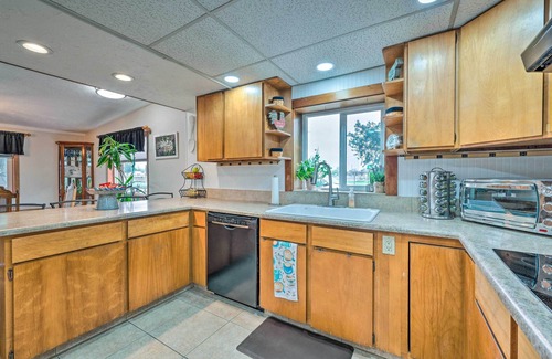 Caldwell House | Caldwell House w/Grill ~ 1 Mi to Downtown!