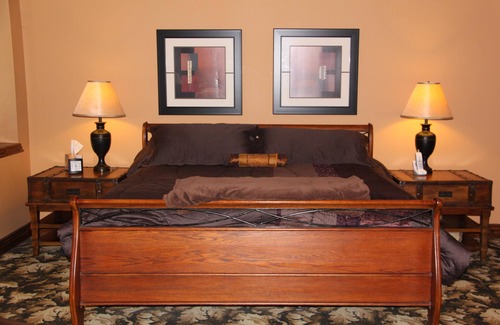 Caldwell House | Caldwell Messenger Suites