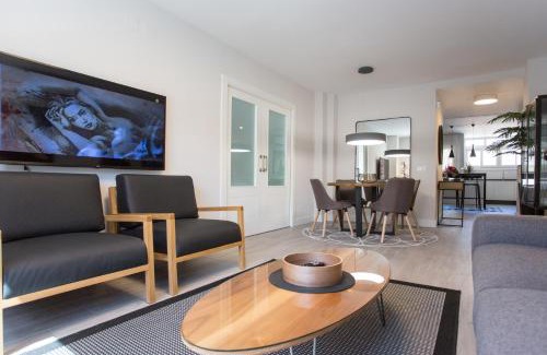 Perchel Sur Apartment | Caleta Homes - Ancha del Carmen