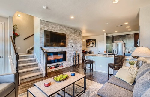 Greenwood Village House | CALEY8928 Awesome 3 bedroom house!