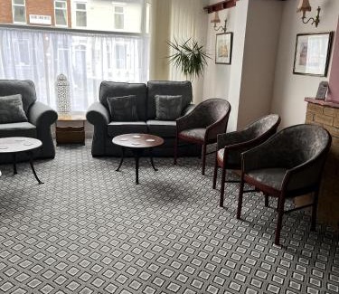 Blackpool Town Center House | California Guest House