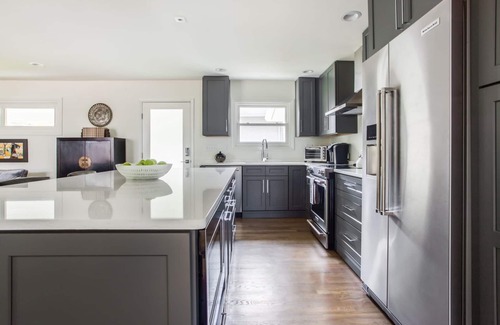 Chamblee Apartment | California Zen by Atlanta Luxury Rentals