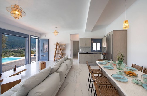 Agios Petros Villa | Calionas Suites