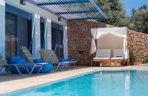 Agios Petros Villa | Calionas Suites