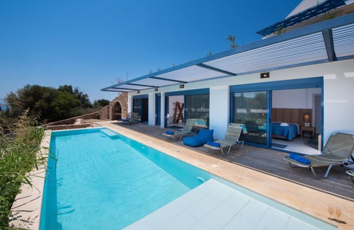 Agios Petros Villa | Calionas Suites