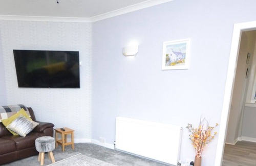 Kinlochleven House | Callart Green - semi detached house with garden near Glencoe & Fort William