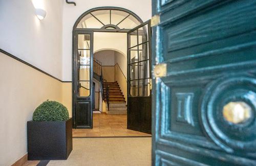 Barrio de las Letras Apartment | Calle Huertas Coqueto by RegalateMadrid