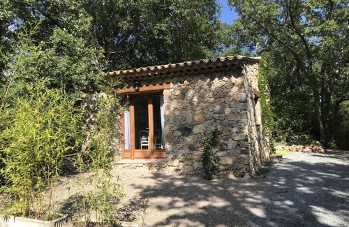 Callian Apartment | Callian, Studio 2 "Les Rosiers" in the countryside.