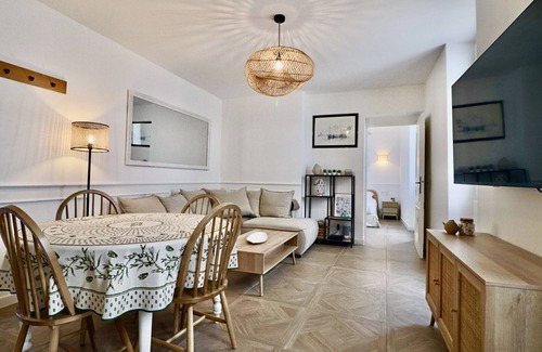 Antibes Old Town Apartment | Calm and Elegance in Old Antibes