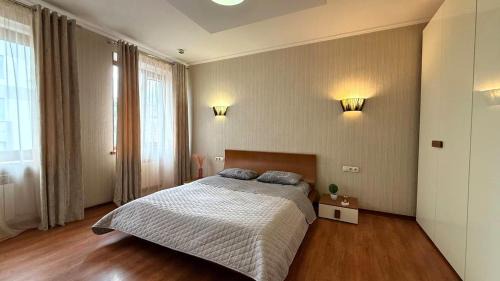 Petrovskoye Apartment | Calm Central Apartment