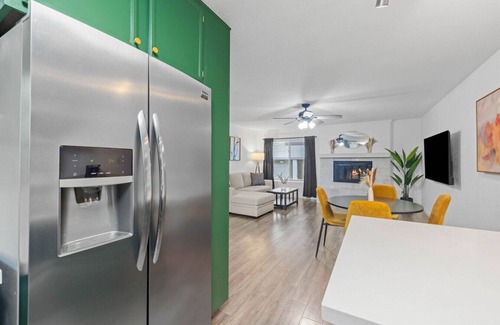 North Park Condo | Calm North Park Condo - Parking/Jacuzzi/Walkable