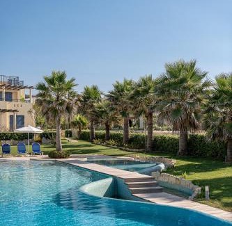 Maleme Apartment | Calmaliving Seaside apartments with pool