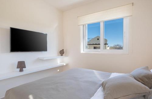 Maleme Apartment | Calmaliving Seaside apartments with pool