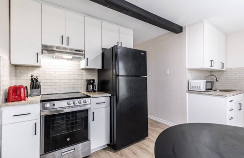 Arlington Heights Apartment | Calmont Urban Guest Farmhouse: 1-Bedroom Hideaway