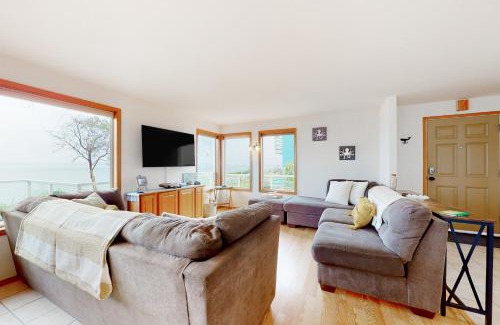 Camano Island House | Camano Waterfront Delight