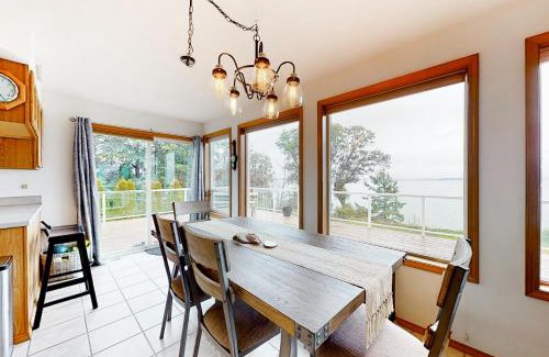 Camano Island House | Camano Waterfront Delight