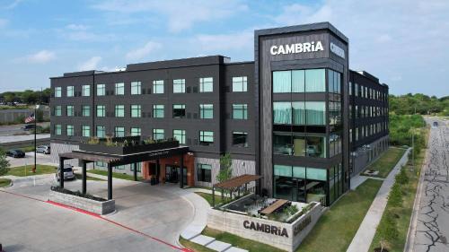 Montopolis Hotel | Cambria Hotel Austin Airport