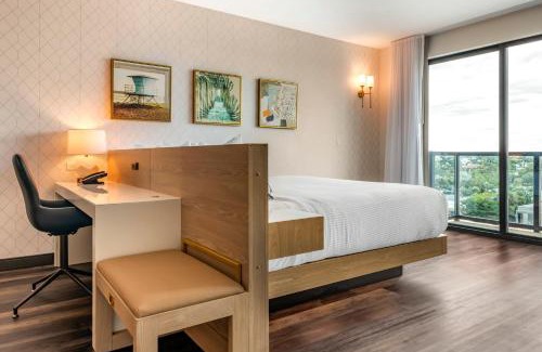 Lauderdale Beach Hotel | Cambria Hotel Fort Lauderdale Beach