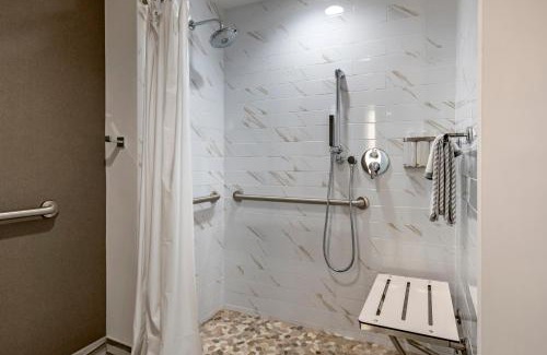 Lauderdale Beach Hotel | Cambria Hotel Fort Lauderdale Beach