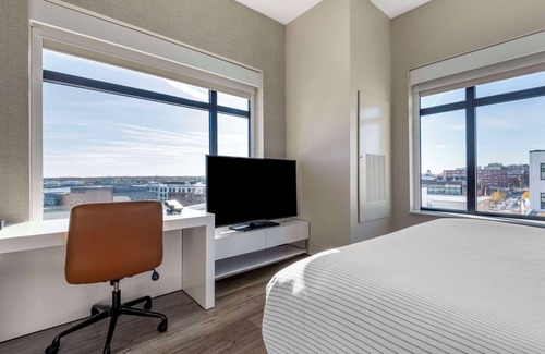 East Bayside Hotel | Cambria Hotel Portland Downtown-Old Port