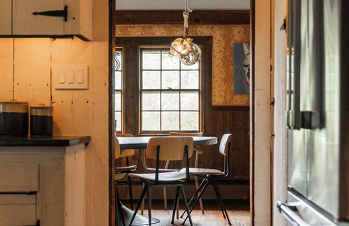 Town of Copake House | Cambridge Hill Farmhouse Swimming pond, Sauna, & Artist Studio