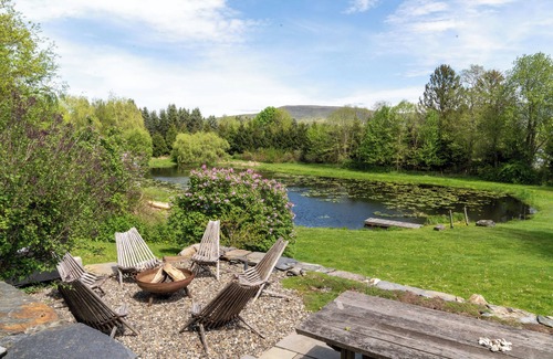 Town of Copake House | Cambridge Hill Farmhouse Swimming pond, Sauna, & Artist Studio