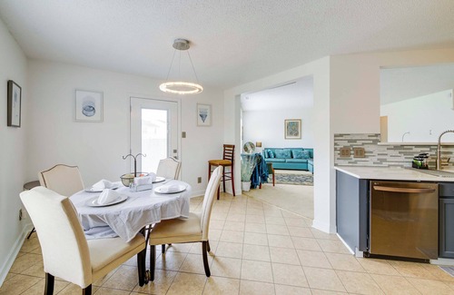 Camby House | Camby Home w/3 Living Areas & Community Pool!