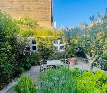 Cantelowes House | Camden Town Garden Cabin