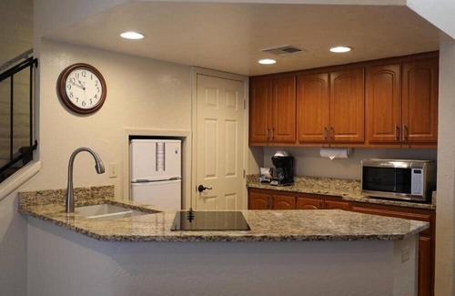 Arcadia Apartment | Camelback Peaceful Studio with Pool & Fitness Room