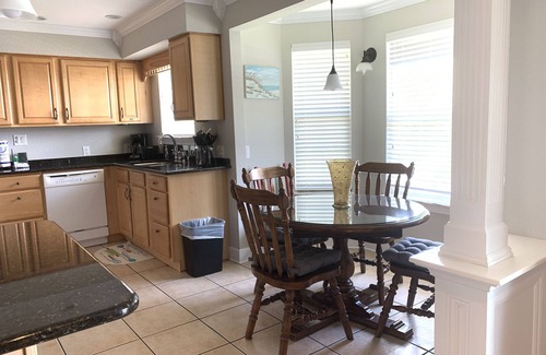 Niceville House | Camellia House, a charming little house for rest or play!