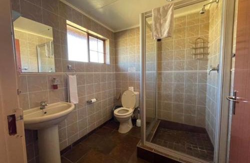 Fouriesburg Apartment | Camelroc Guest Farm