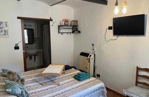 Castellero Apartment | Camera privata Orchidea