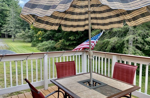 Broadalbin House | Camp-5 minute walking distance to the lake