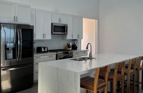 Roatan Villa | Camp Bay Beach 5 Bedroom Luxury Villa