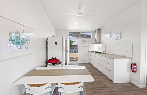 Exmouth Apartment | Camp David - exclusive hi-end apartment, quiet, comfy, central, and great value.